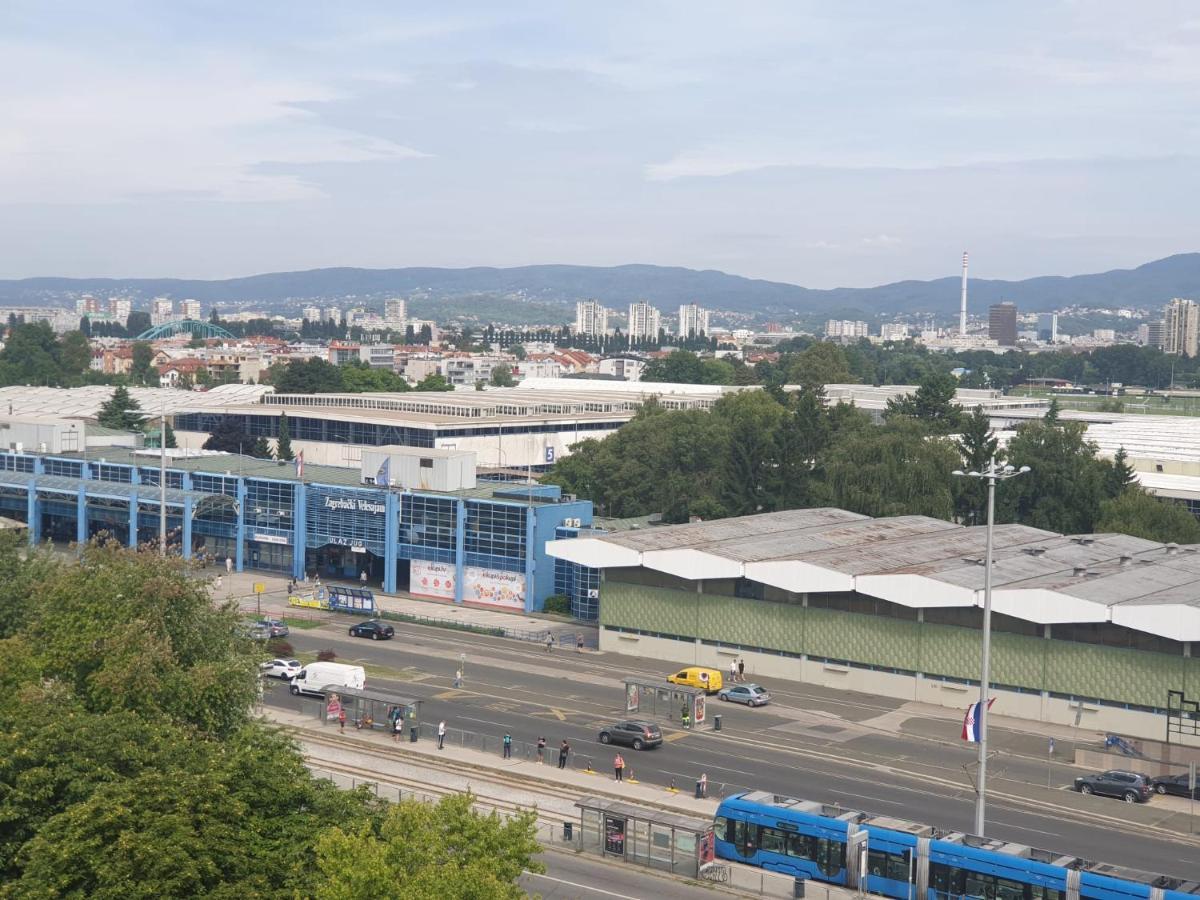 Appartement Apartman Lana ,Froudeova Ulica 3 Nasuprot Zg Velesajma à Zagreb Extérieur photo